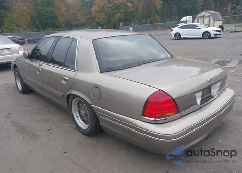 2002 Ford Crown Victoria Lx from USA, damaged, VIN 2FAFP74W82X147092